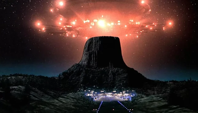 Стивен Спилберг снимет фантастический фильм про НЛО
