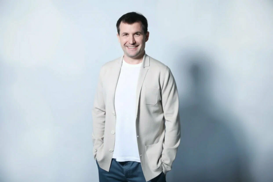 Один из сооснователей 1-2-3 Production Иван Голомовзюк покидает должность генерального директора компании